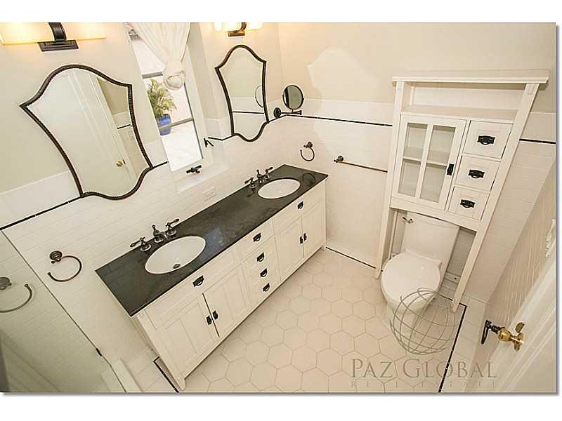 1 53 41   6 53 42 MIAMI S - Residential Lease