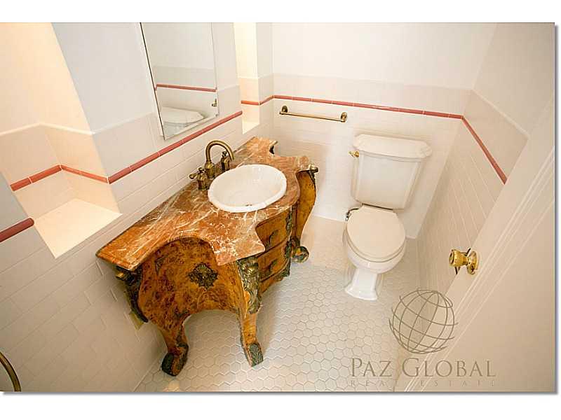 1 53 41   6 53 42 MIAMI S - Residential Lease