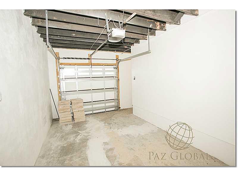 1 53 41   6 53 42 MIAMI S - Residential Lease