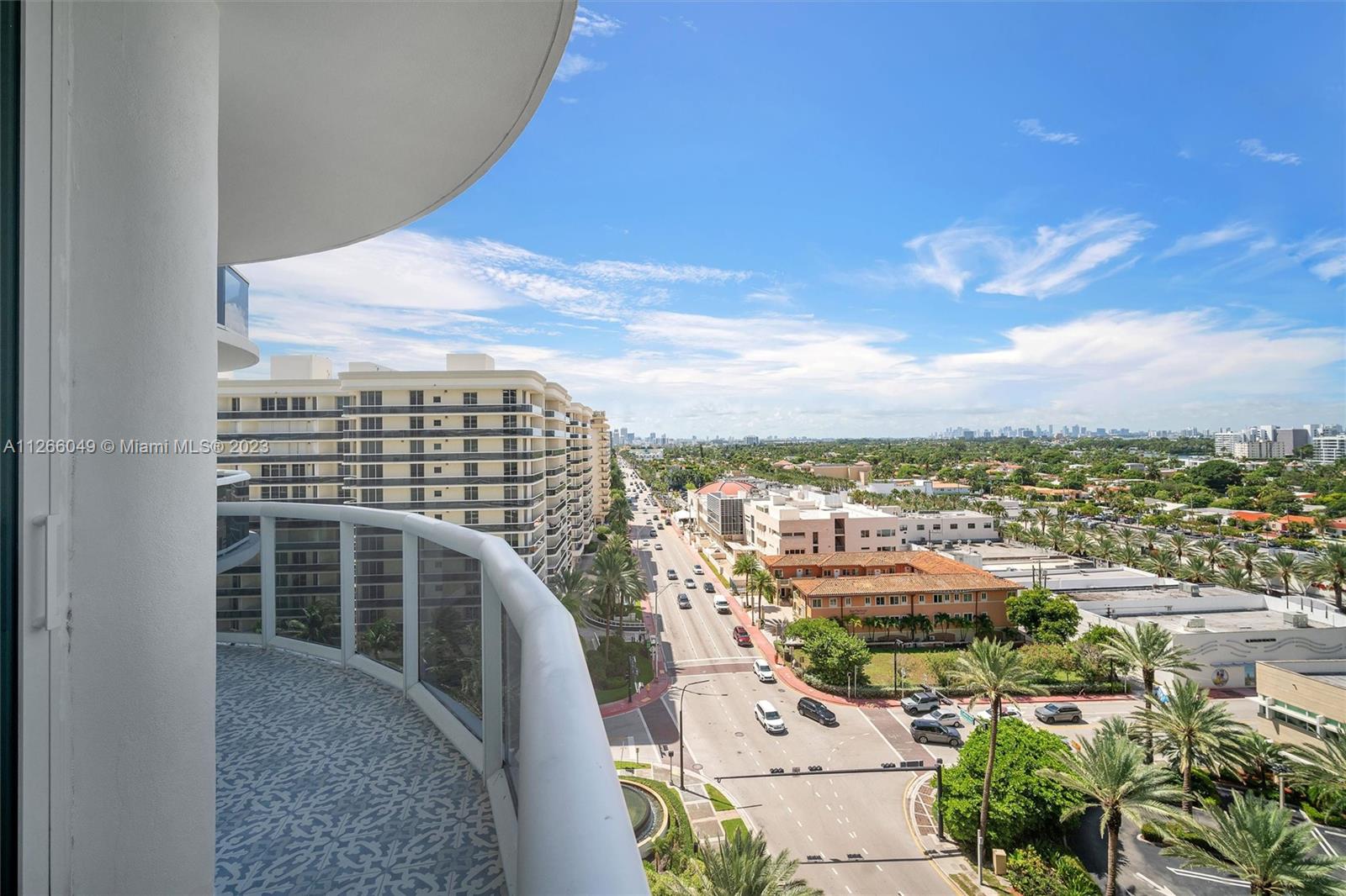 MAJESTIC TOWER - Residential