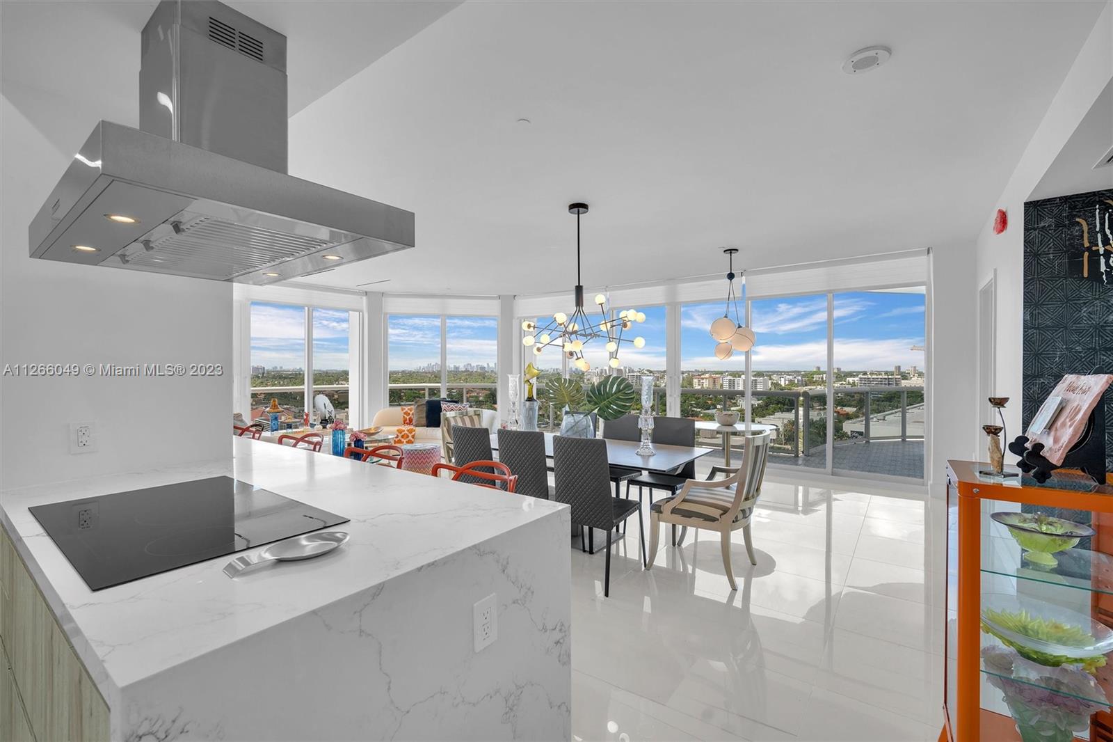 MAJESTIC TOWER - Residential