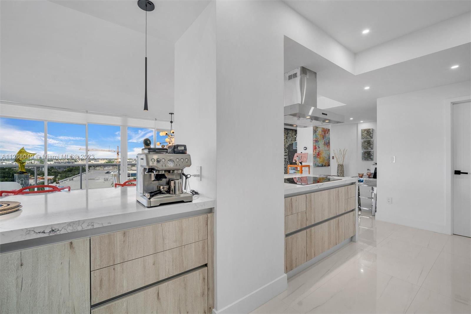 MAJESTIC TOWER - Residential