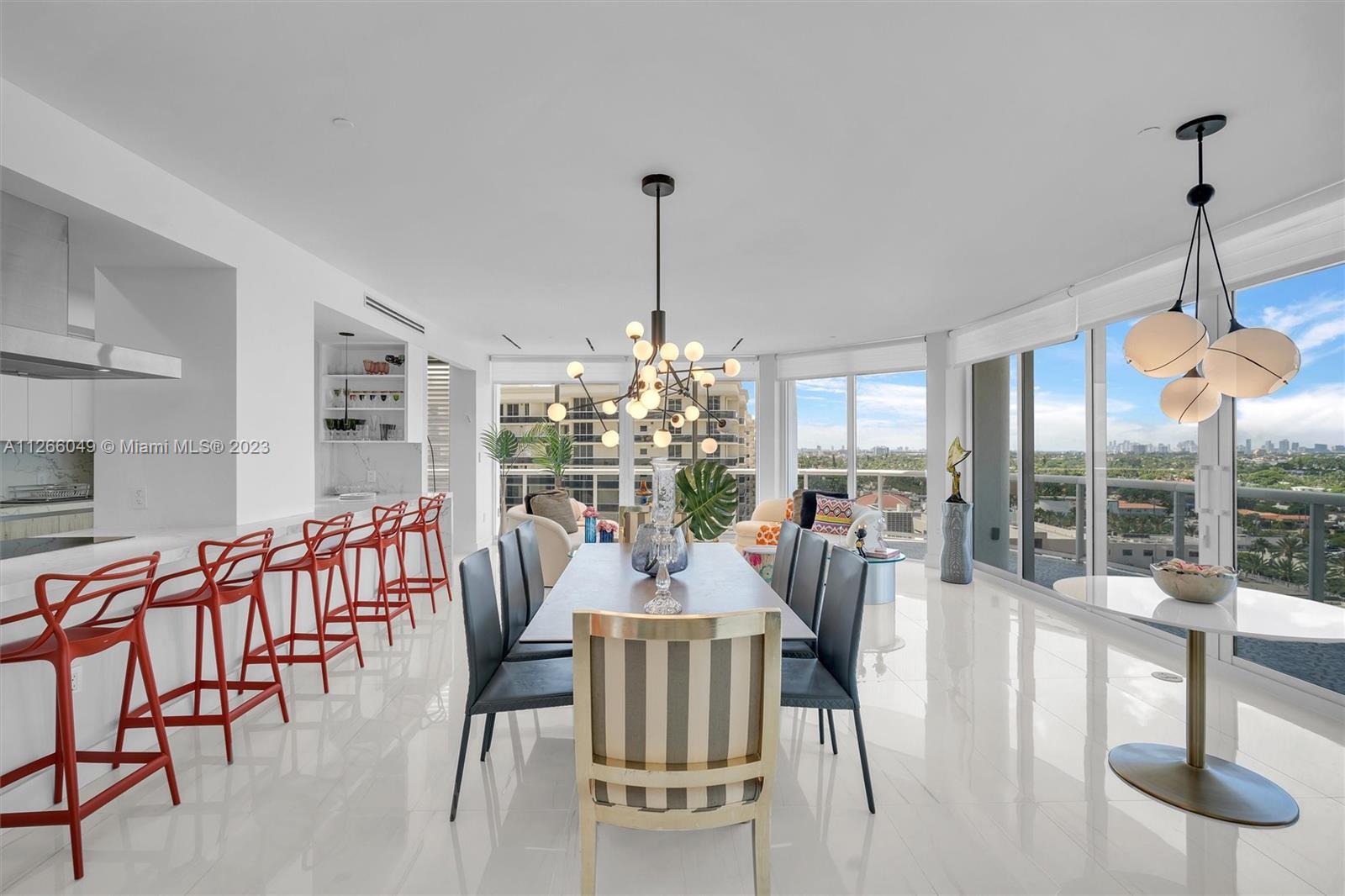 MAJESTIC TOWER - Residential
