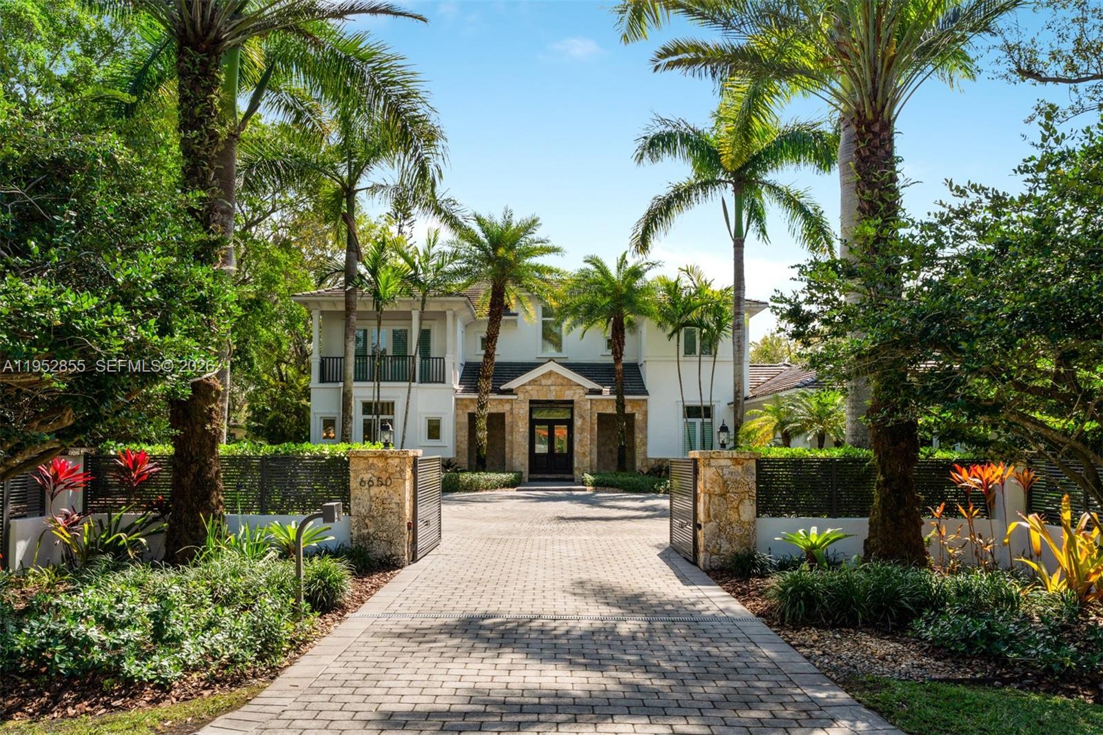 TOWN & COUNTRY ESTATES - Residential