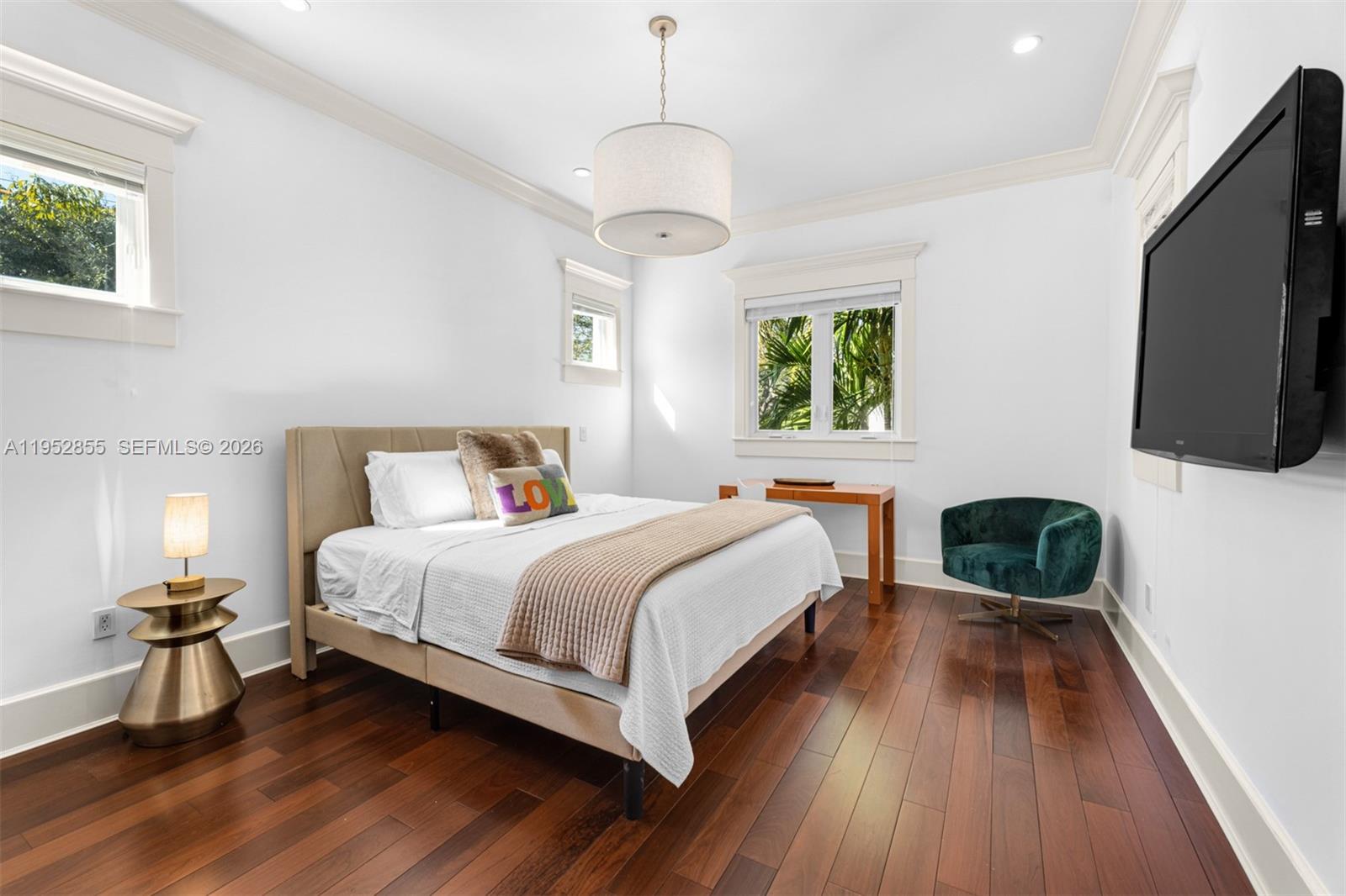 TOWN & COUNTRY ESTATES - Residential
