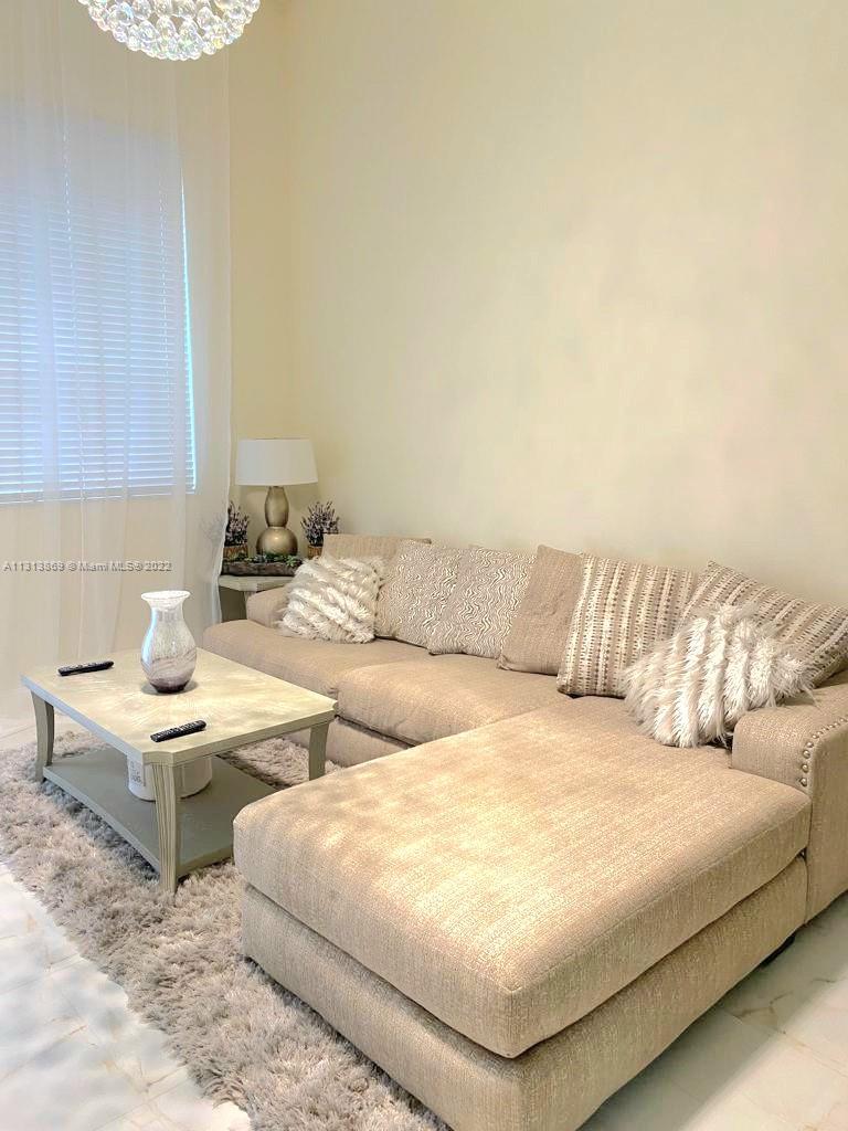 VERANDA CONDO - Residential Lease