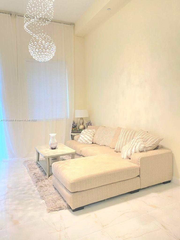 VERANDA CONDO - Residential Lease