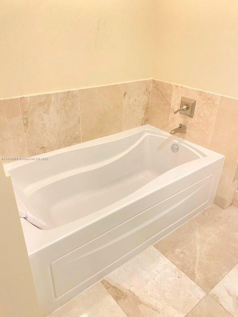 VERANDA CONDO - Residential Lease