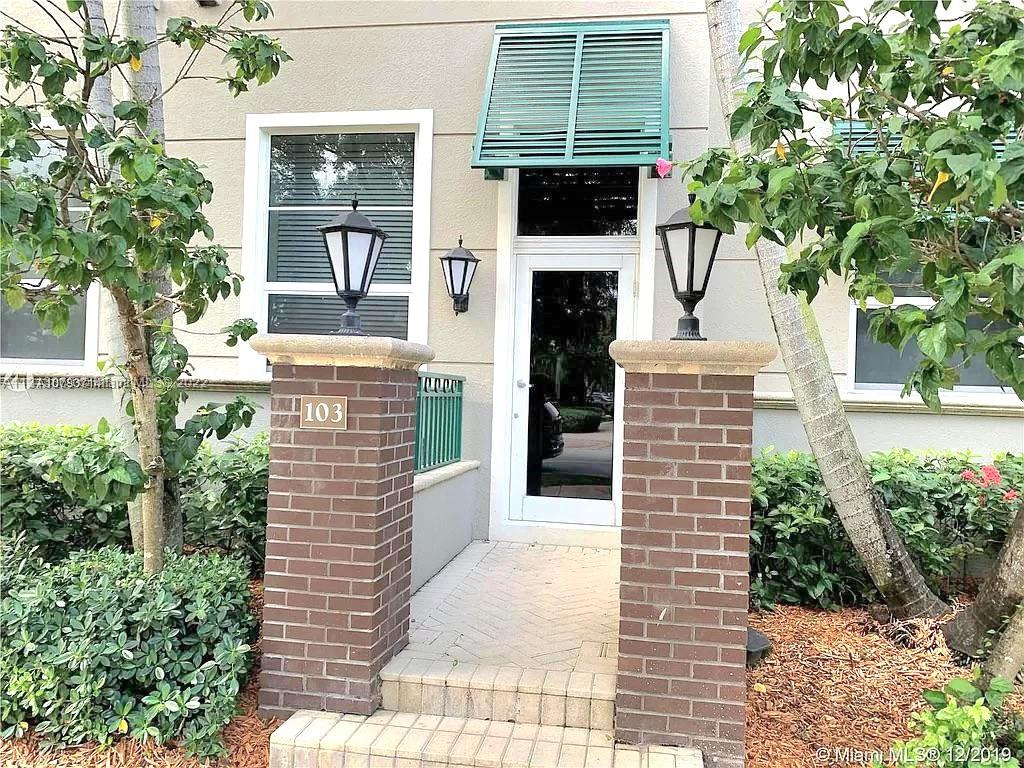 VERANDA CONDO - Residential Lease