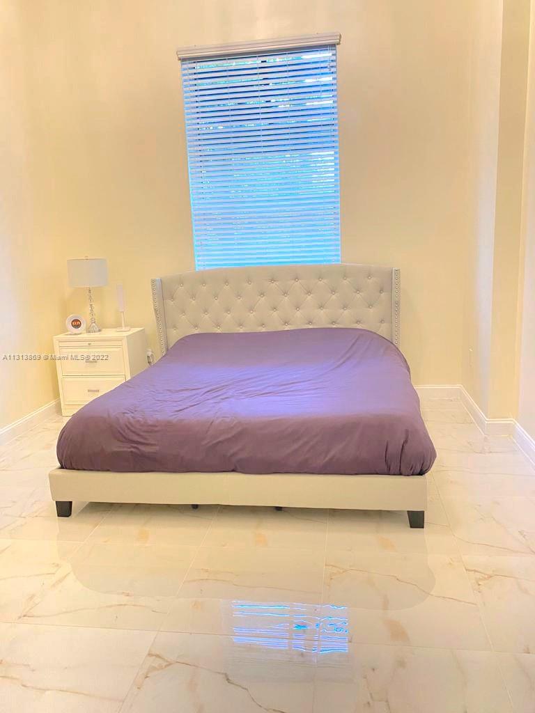 VERANDA CONDO - Residential Lease