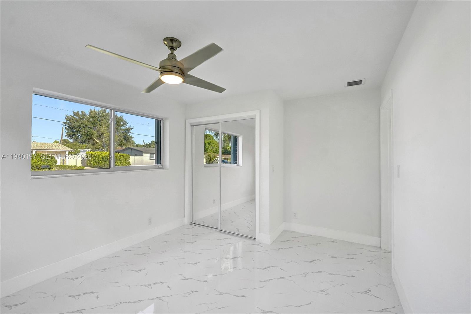 DELCREST MANOR - Residential