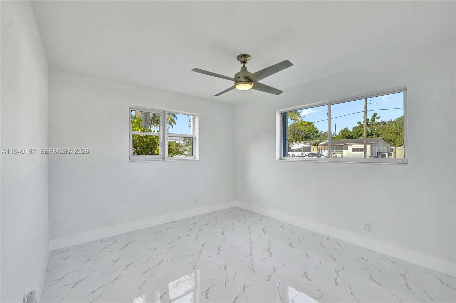 DELCREST MANOR - Residential
