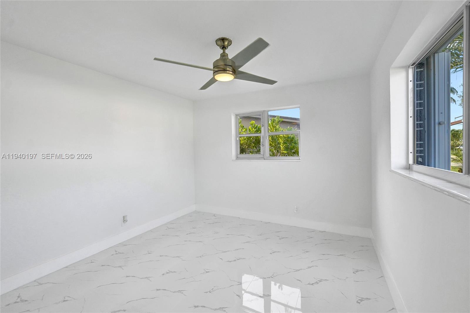 DELCREST MANOR - Residential
