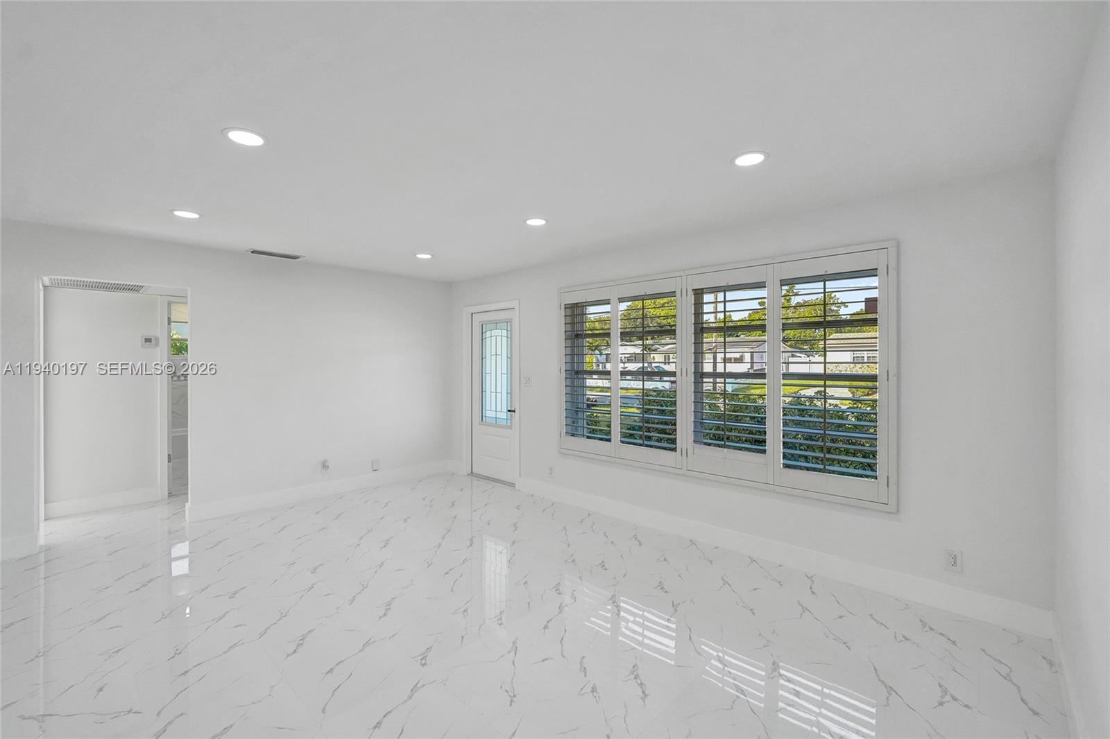 DELCREST MANOR - Residential
