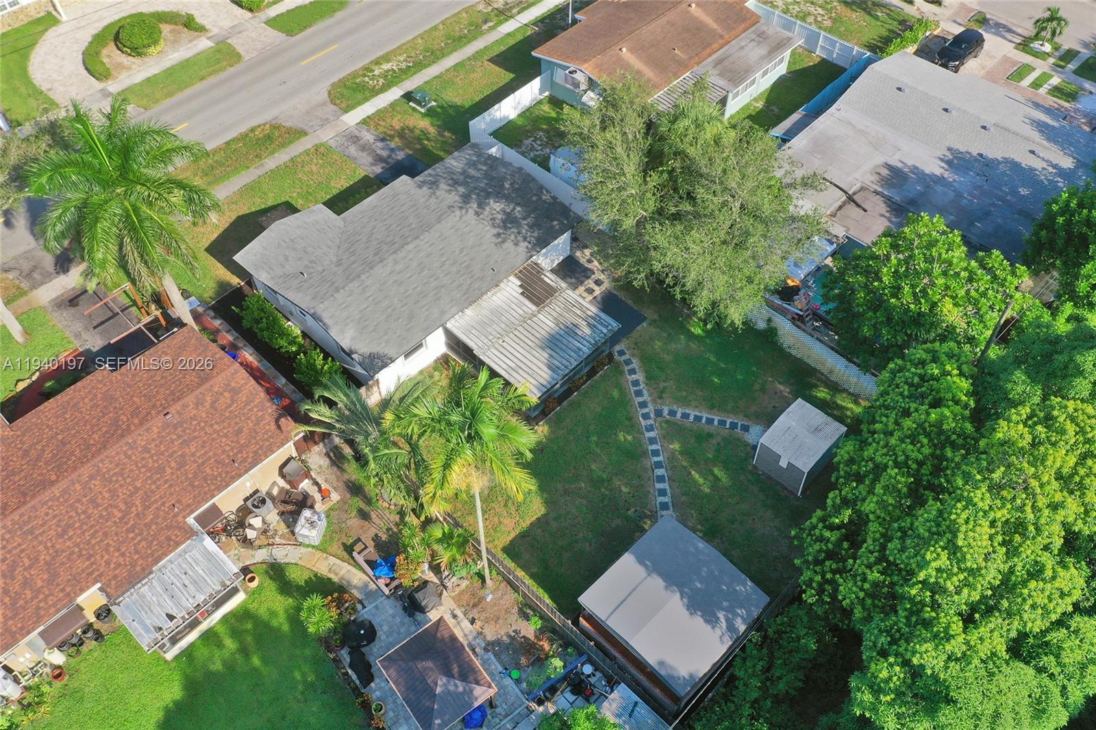 DELCREST MANOR - Residential