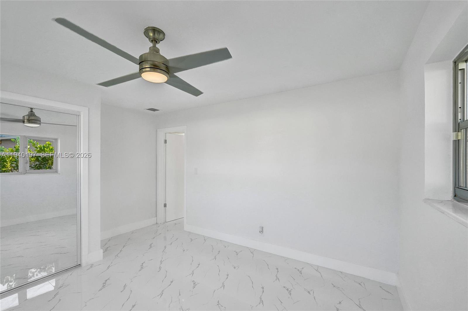 DELCREST MANOR - Residential