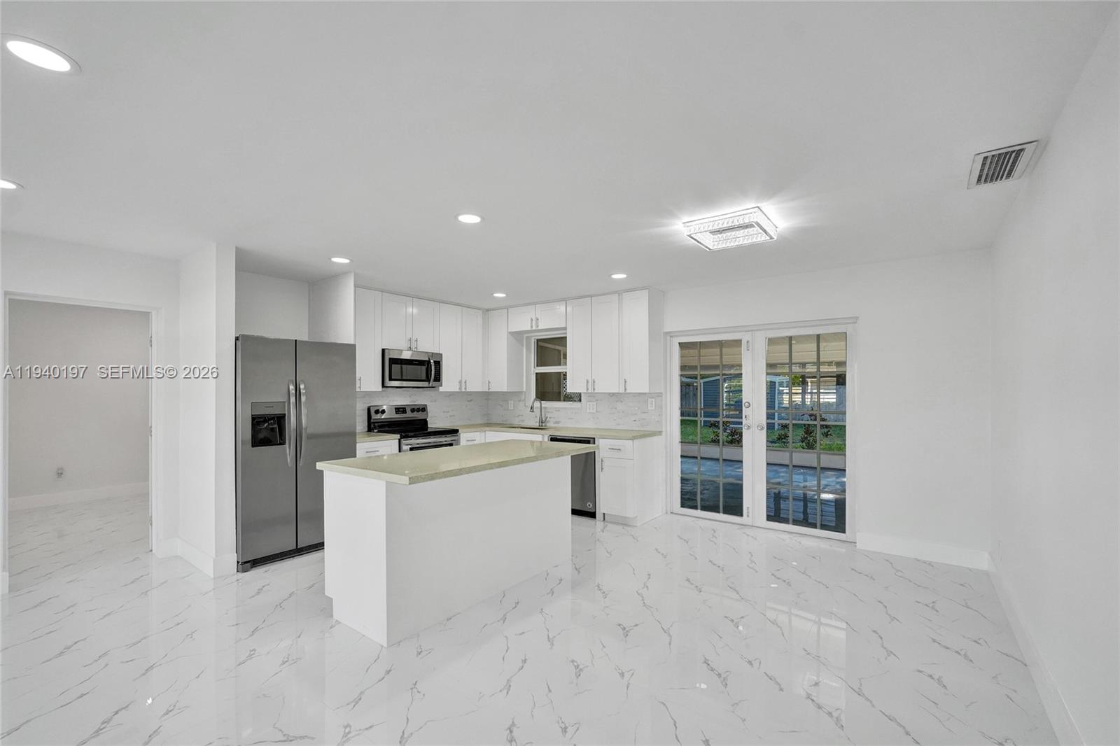 DELCREST MANOR - Residential