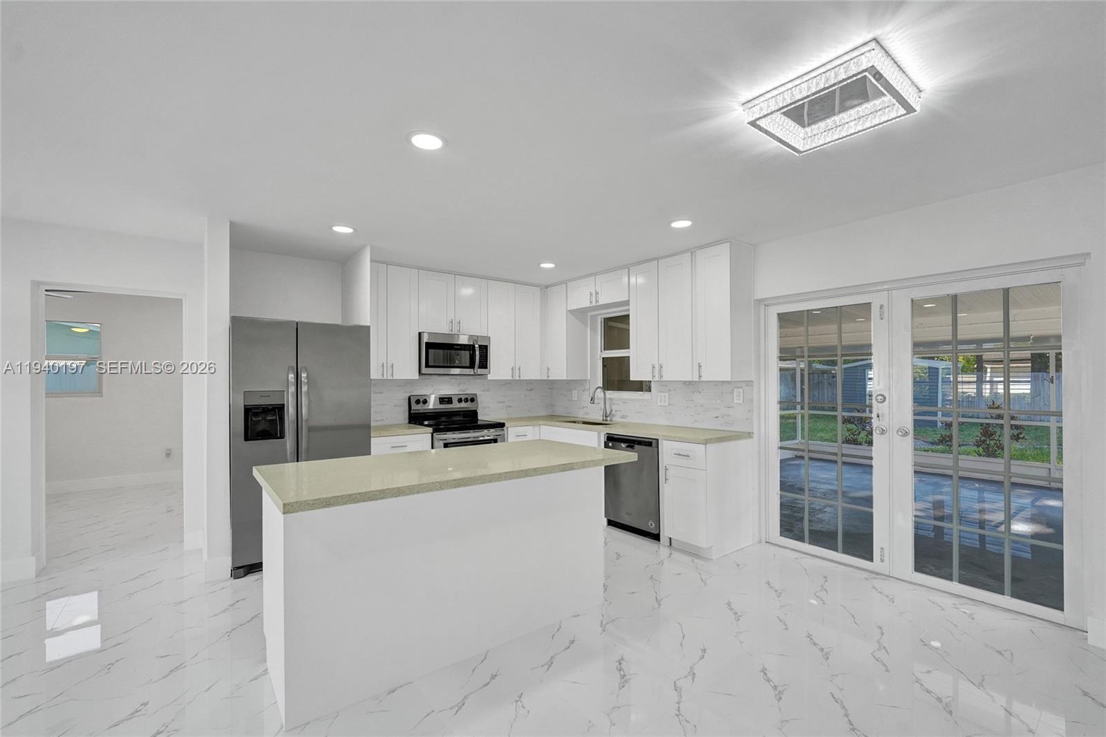 DELCREST MANOR - Residential