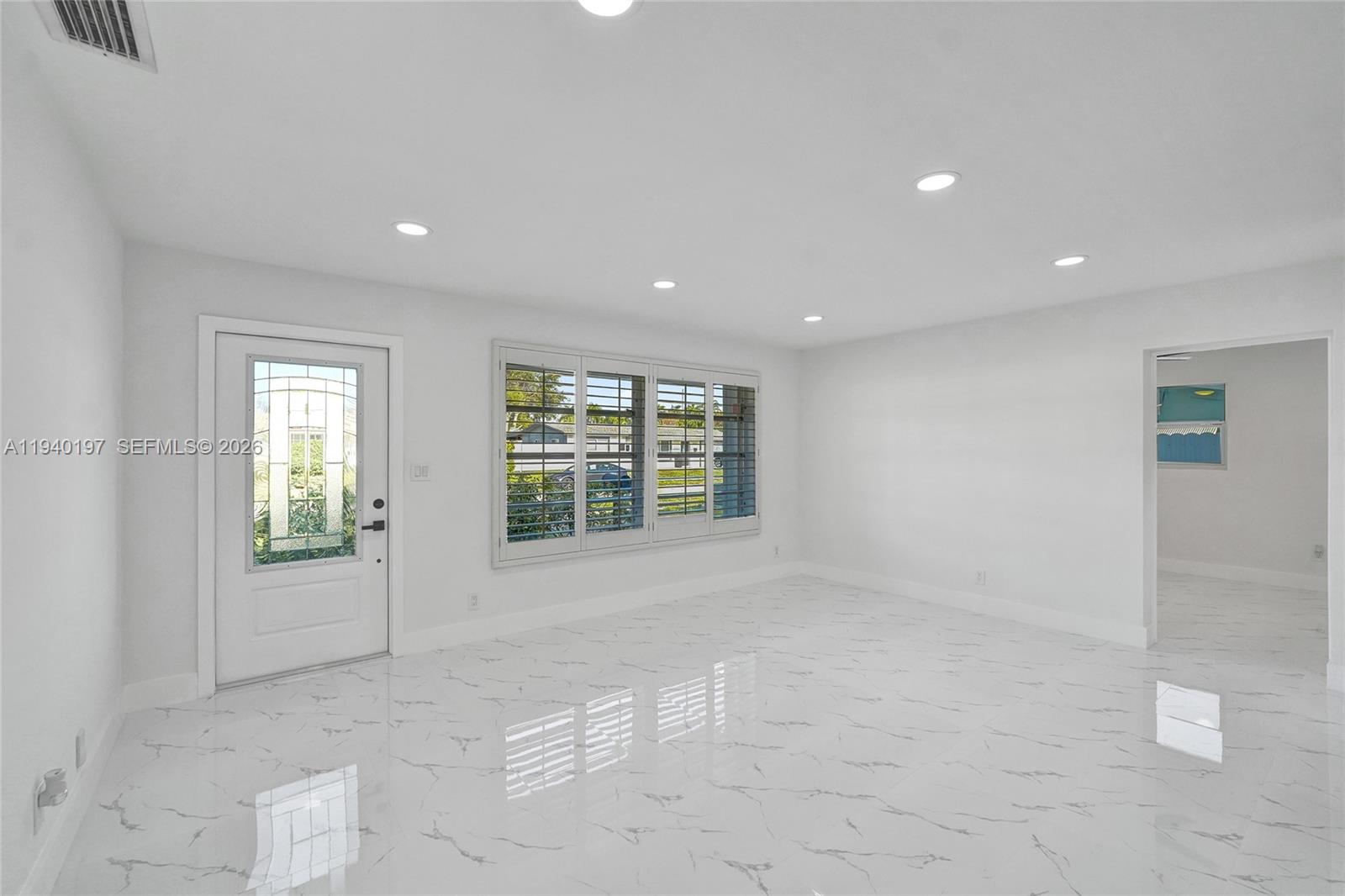 DELCREST MANOR - Residential