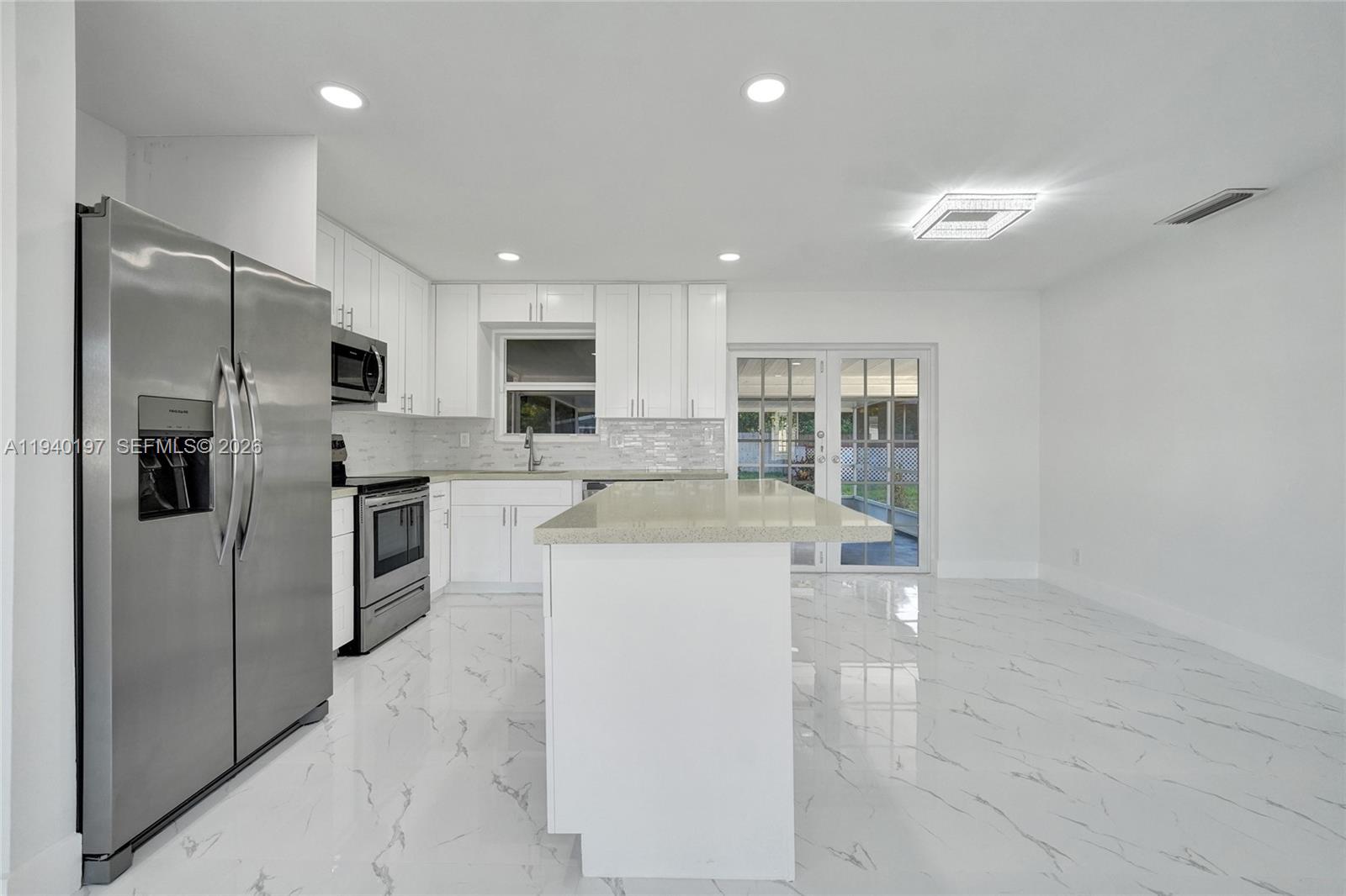 DELCREST MANOR - Residential