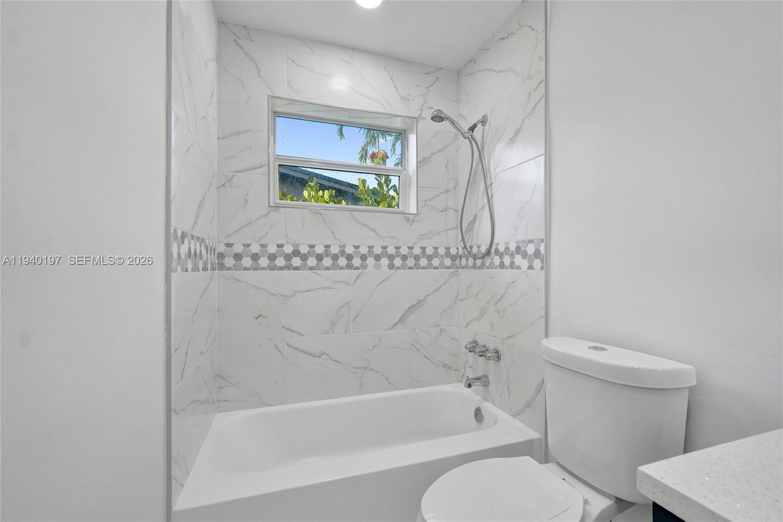 DELCREST MANOR - Residential