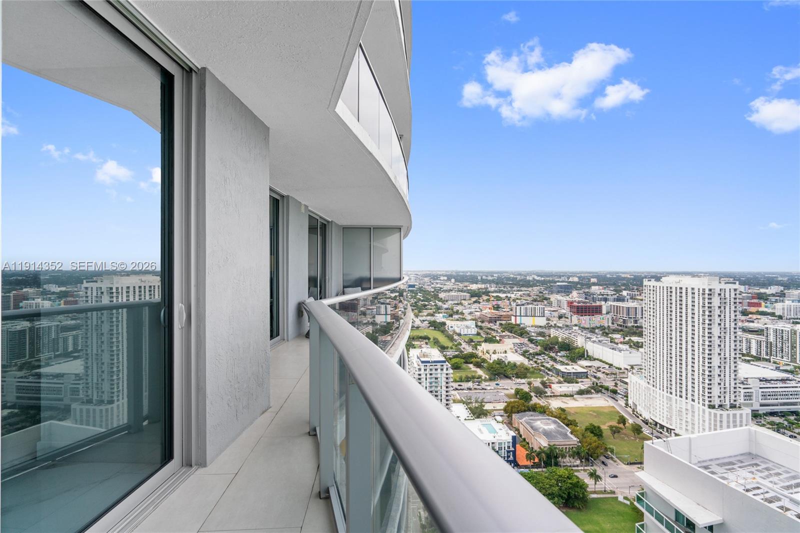 ARIA ON THE BAY CONDO - Residential