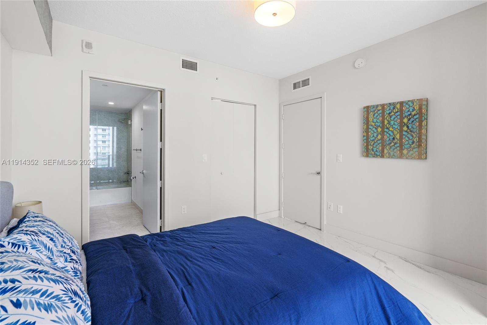 ARIA ON THE BAY CONDO - Residential
