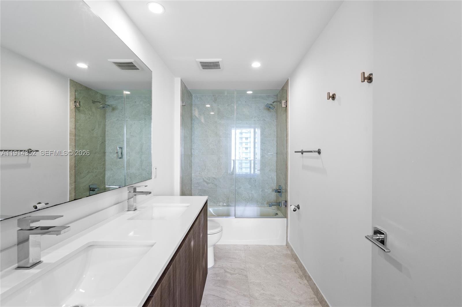 ARIA ON THE BAY CONDO - Residential