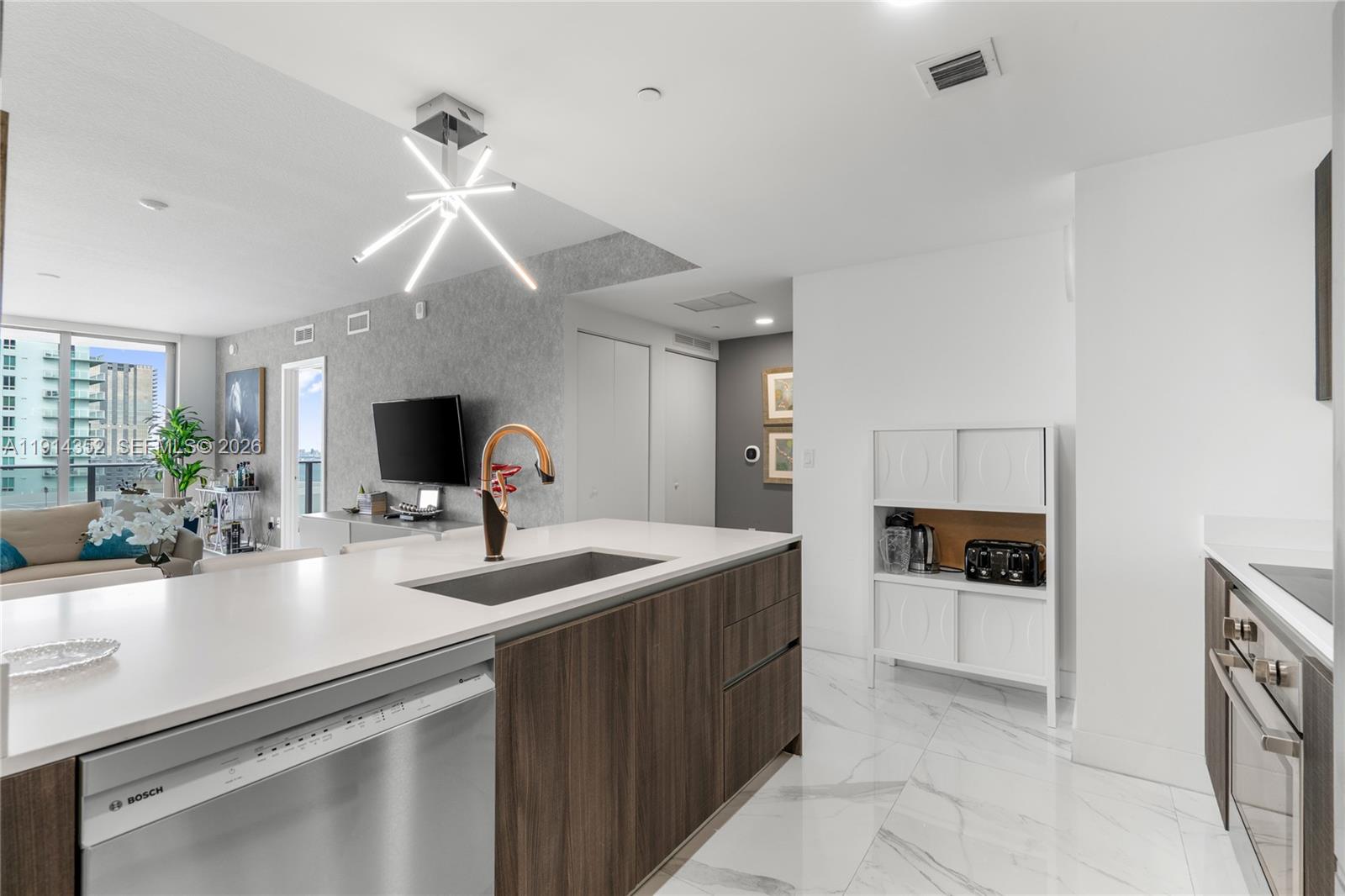 ARIA ON THE BAY CONDO - Residential