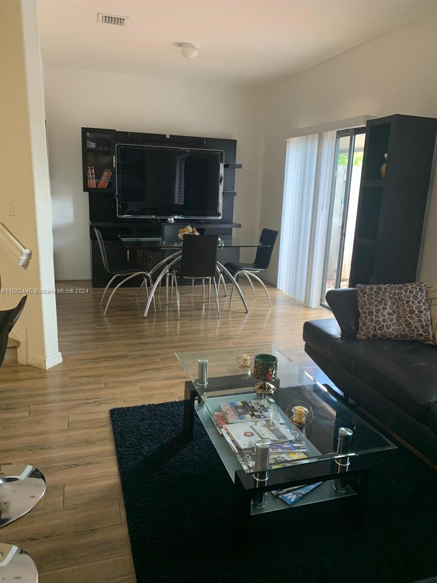 OAKLAND SUBDIVISION - Residential Lease