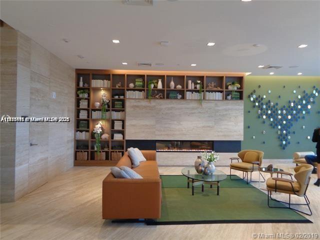 THE HARBOUR SOUTH CONDO - Residential