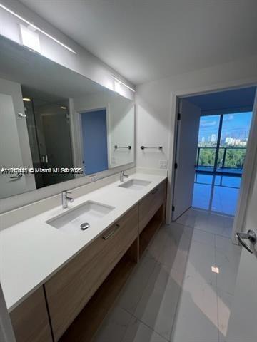 THE HARBOUR SOUTH CONDO - Residential