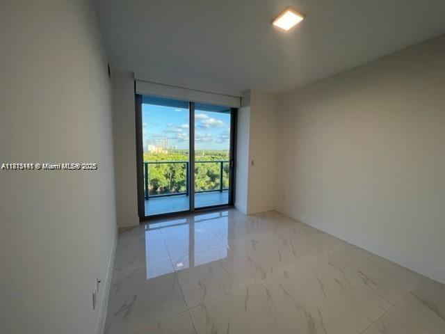THE HARBOUR SOUTH CONDO - Residential