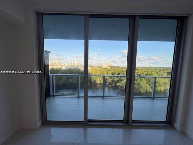 THE HARBOUR SOUTH CONDO - Residential