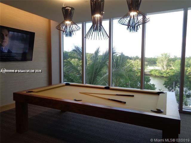 THE HARBOUR SOUTH CONDO - Residential