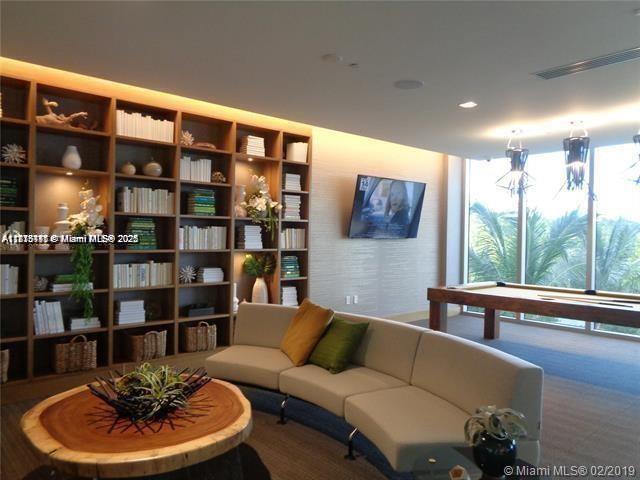 THE HARBOUR SOUTH CONDO - Residential