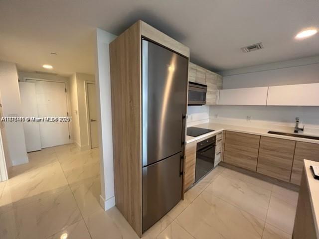 THE HARBOUR SOUTH CONDO - Residential