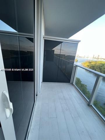 THE HARBOUR SOUTH CONDO - Residential