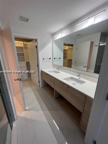 THE HARBOUR SOUTH CONDO - Residential