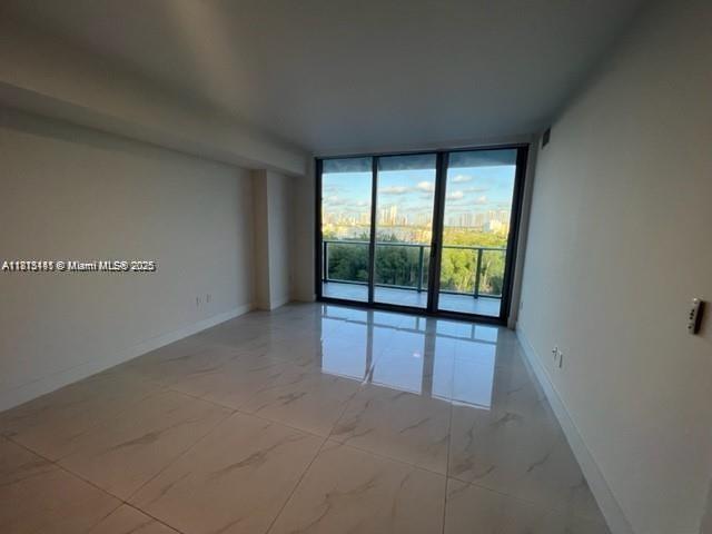 Stunning Water Views! Experience luxury living in this 1-bedroom + den, 2-bathroom residence at The Harbour Condo. Featuring top-of-the-line appliances. This home offers an extended balcony perfect for enjoying breathtaking views. Enjoy resort-style amenities, including a swimming pool, sauna, massage room, state-of-the- art gym, indoor playground, valet service, and more. Located just a short distance from Sunny Isles Beach, premier shopping centers, Aventura Mall, major highways, and top dining spots, this is the perfect blend of convenience and luxury. Live the ultimate resort lifestyle—schedule a viewing today!