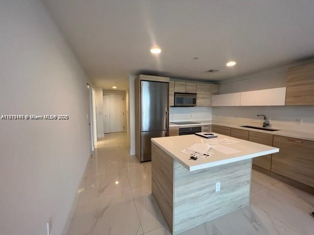 THE HARBOUR SOUTH CONDO - Residential