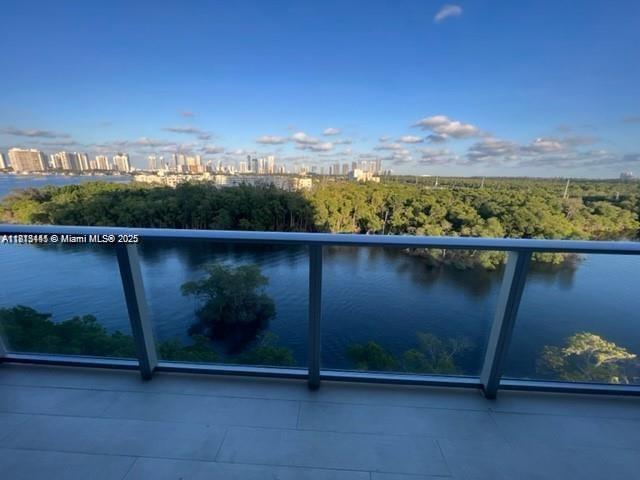 THE HARBOUR SOUTH CONDO - Residential