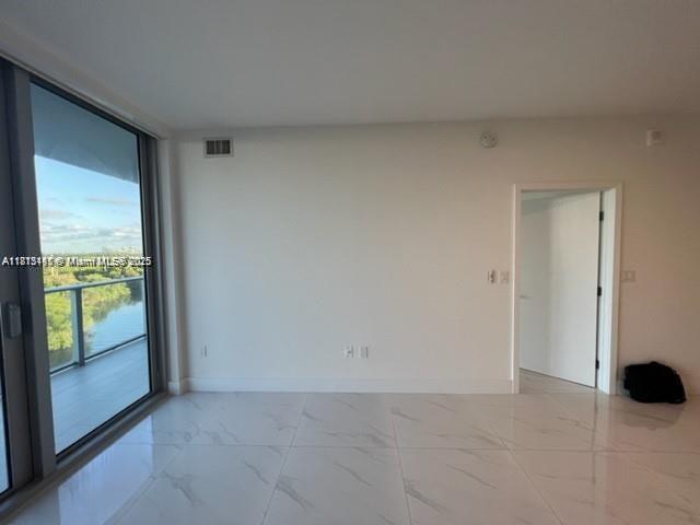 THE HARBOUR SOUTH CONDO - Residential
