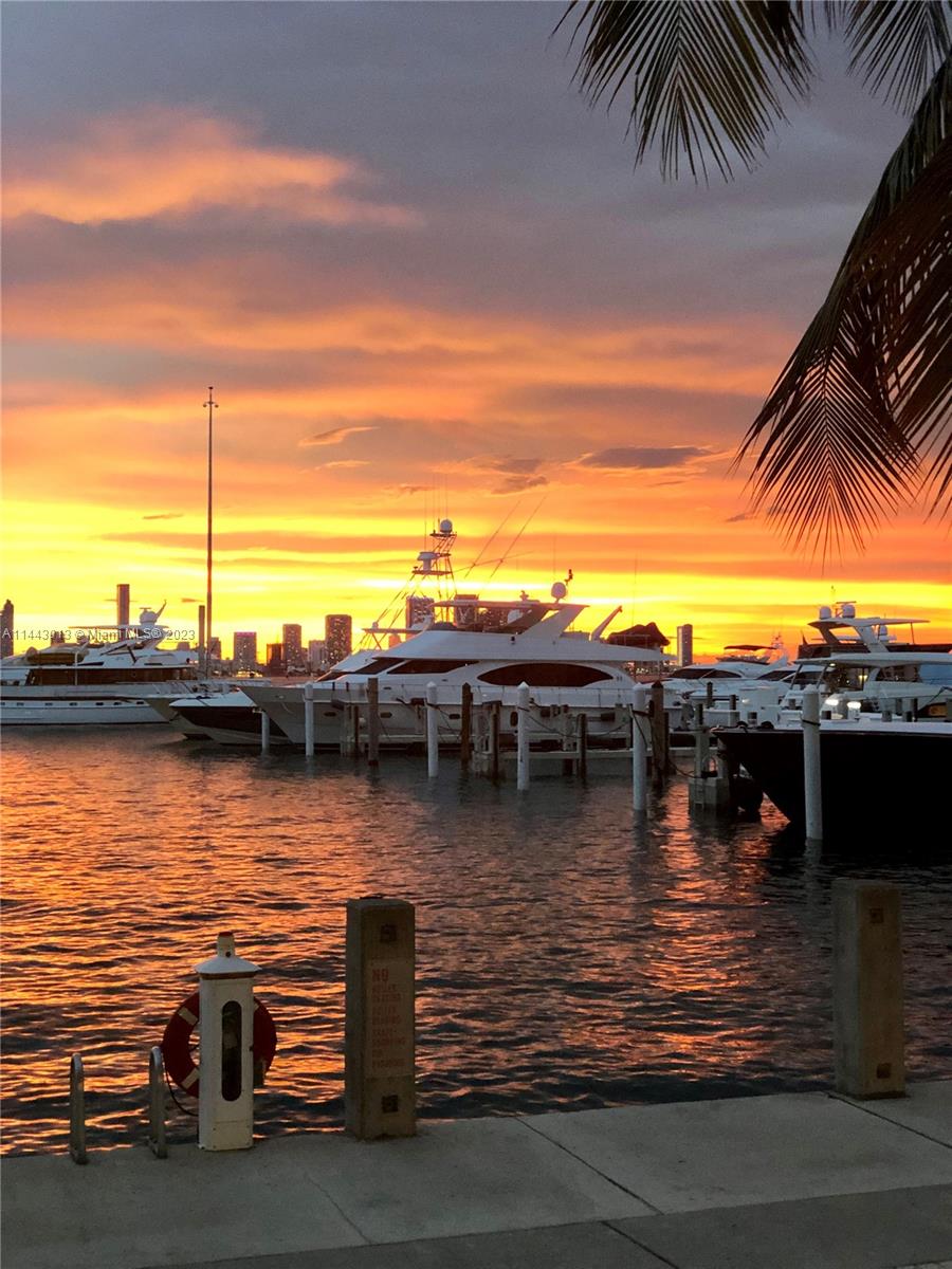 SUNSET HARBOUR SOUTH COND - Residential Lease