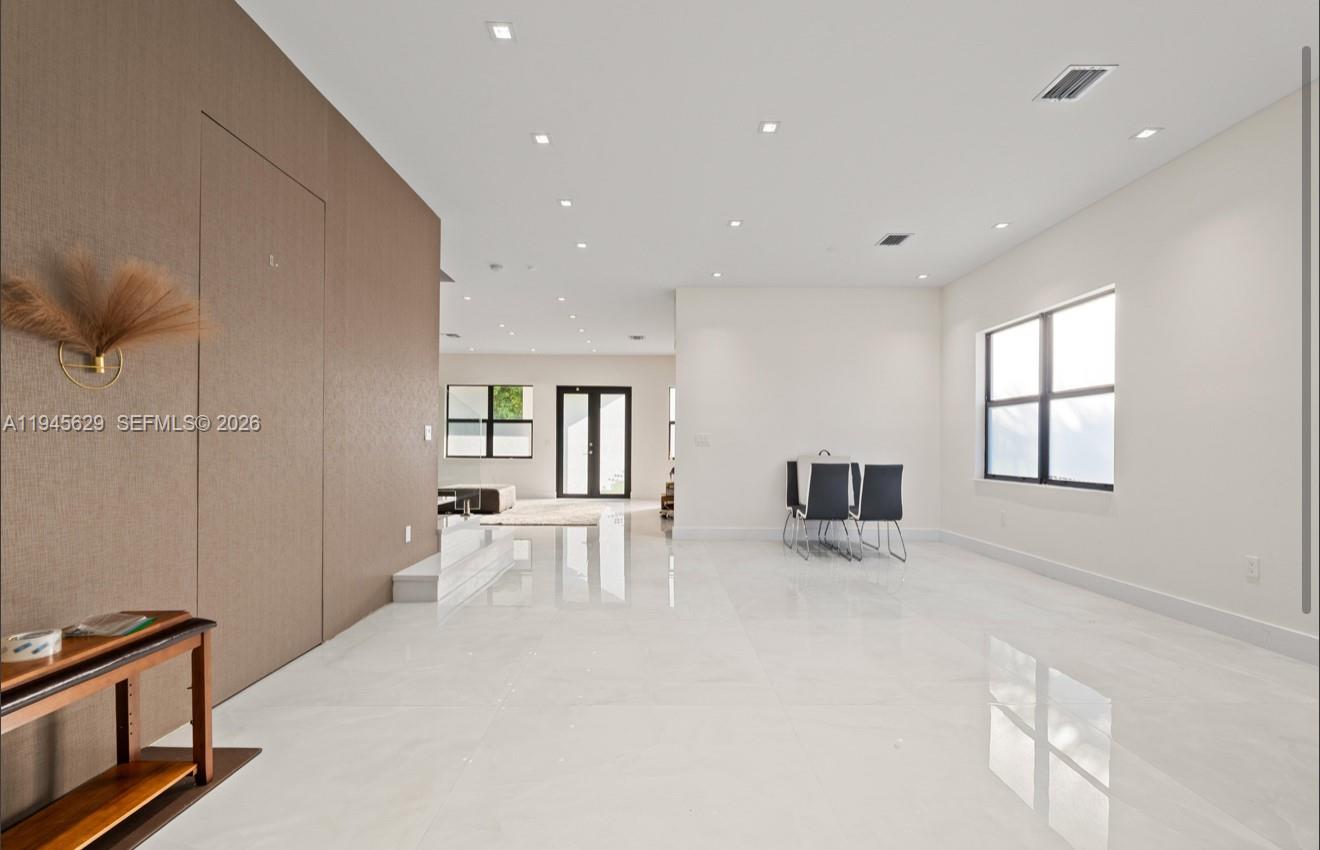 TUSCAN ISLES - Residential