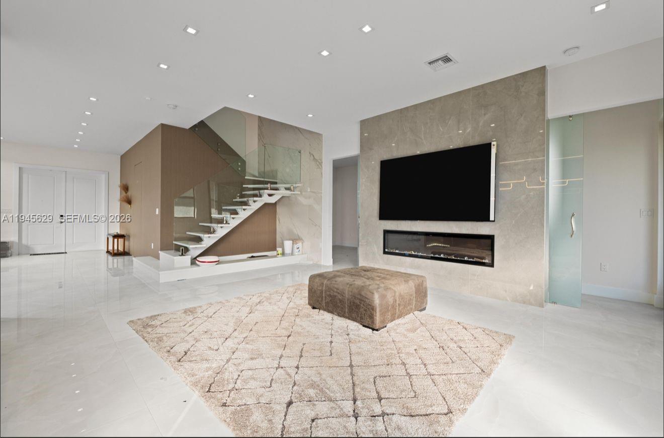 TUSCAN ISLES - Residential