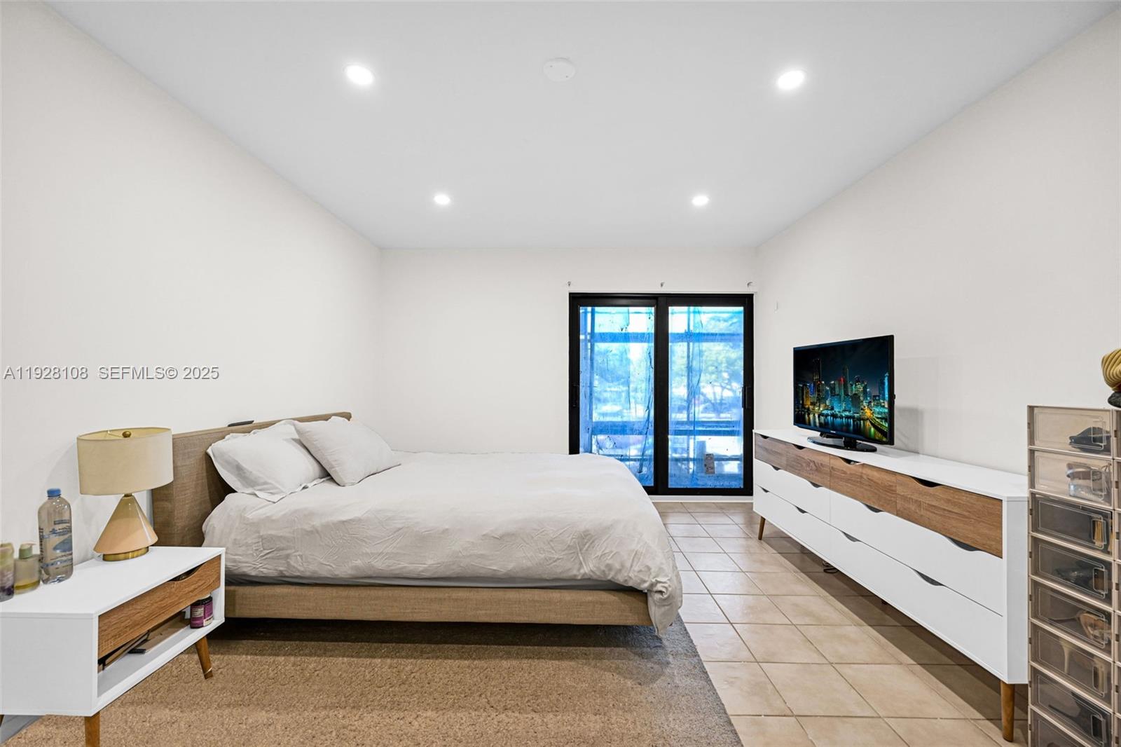 EMERALD HILLS C C APTS CO - Residential