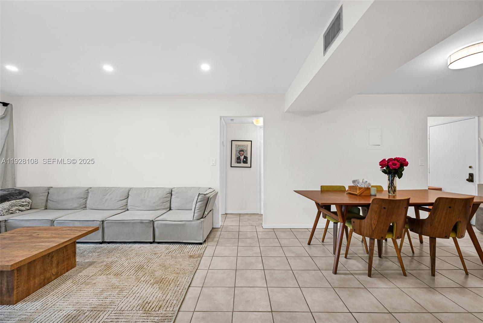 EMERALD HILLS C C APTS CO - Residential