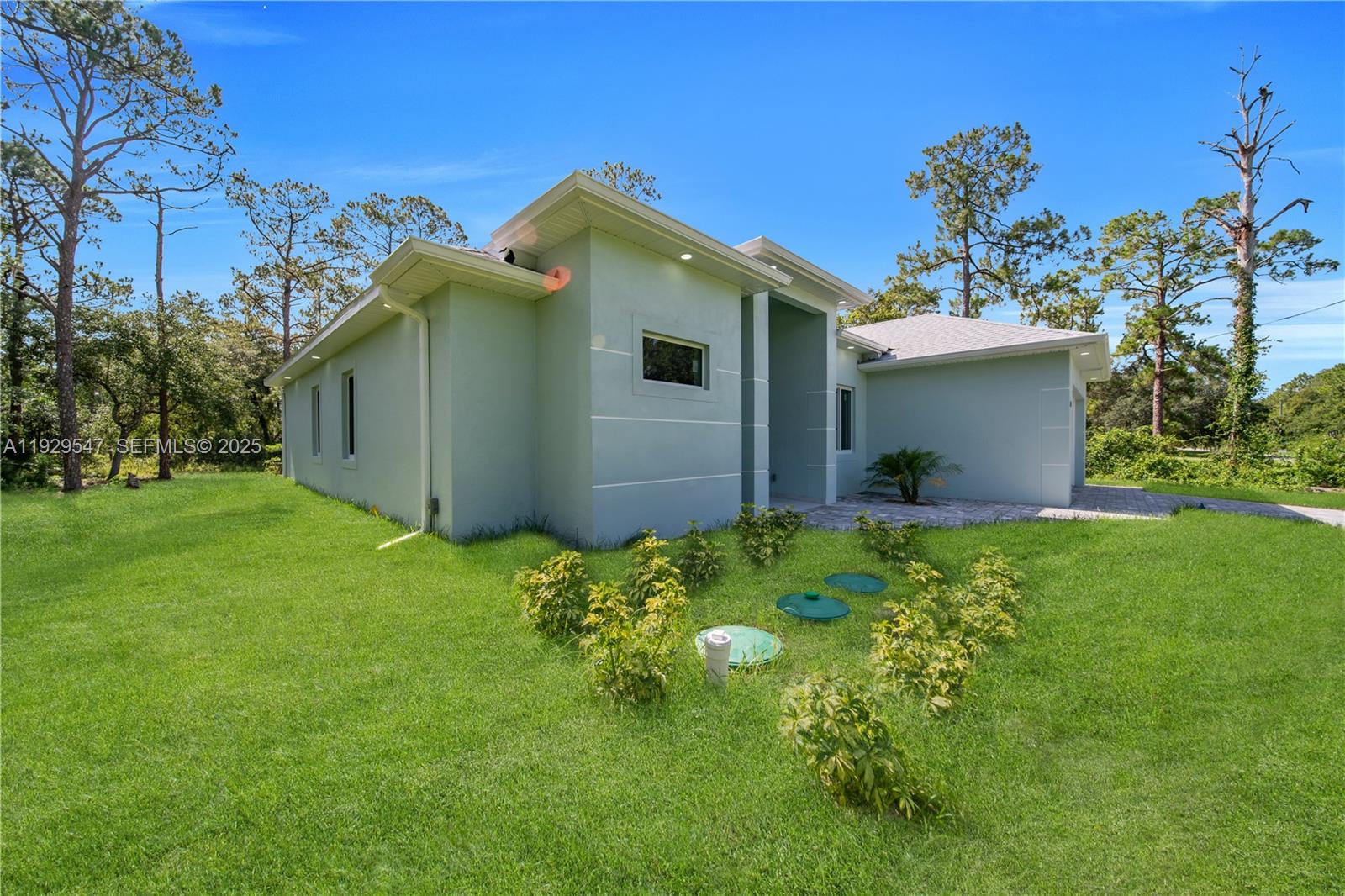 LEEHIGH ACRES - Residential