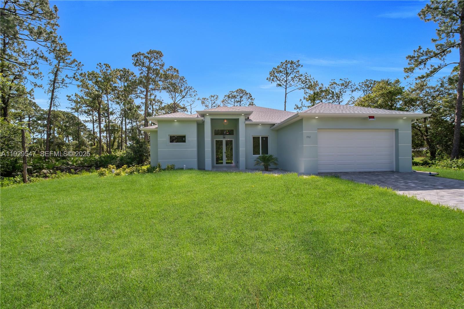 LEEHIGH ACRES - Residential